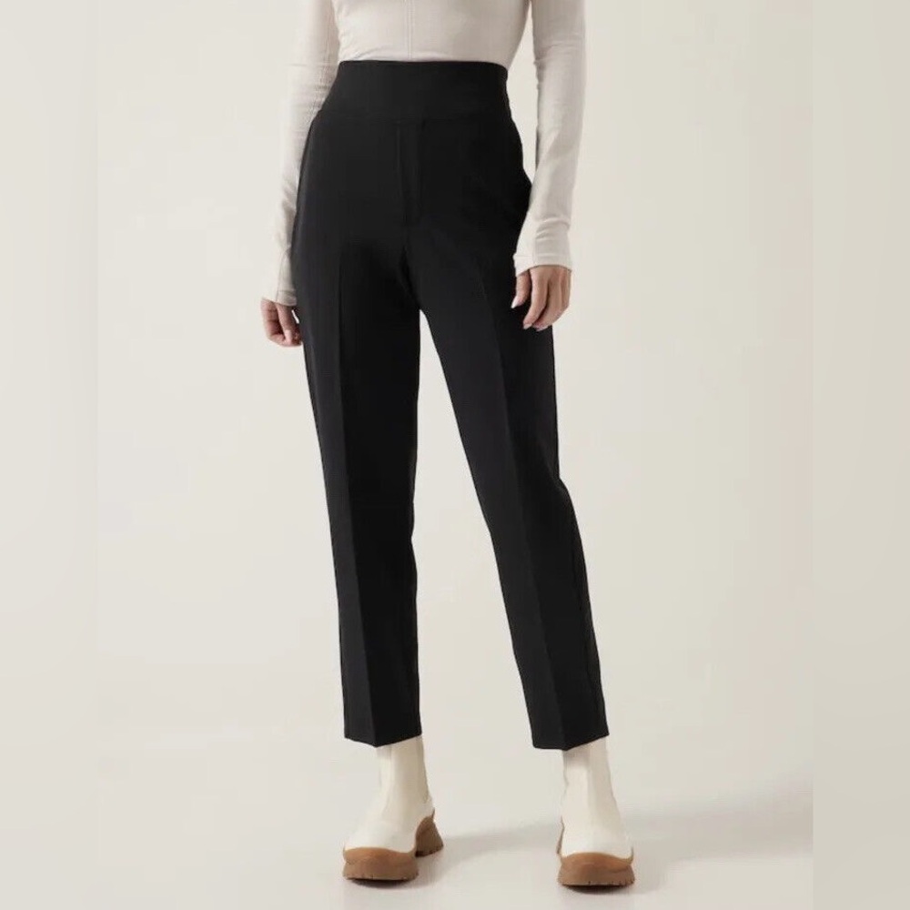 NWT Athleta Endless pant. Size 4
